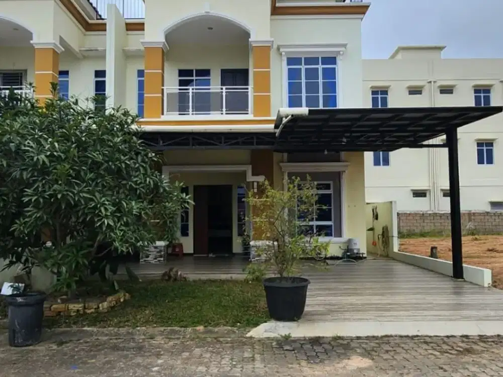 DISEWAKAN 120JUTA/TAHUN RUMAH GOLDEN CITY - BENGKONG