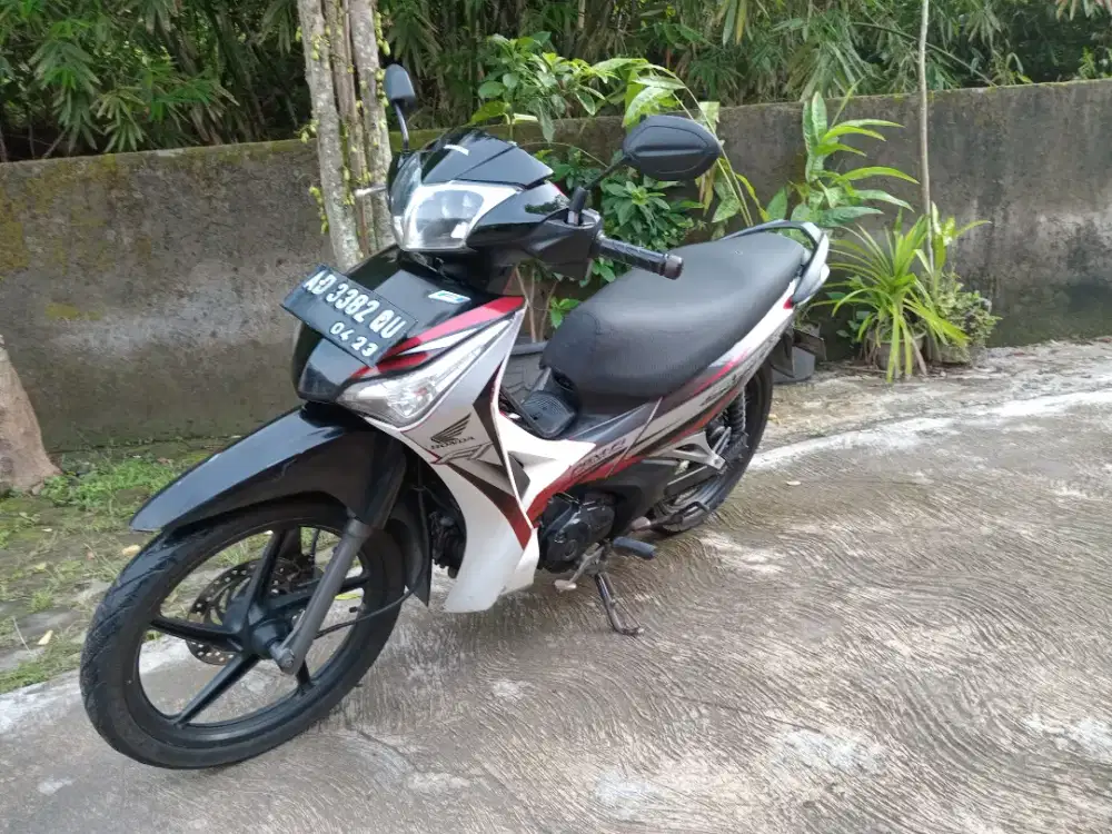 Supra X 125 Helm-in PGM-Fi