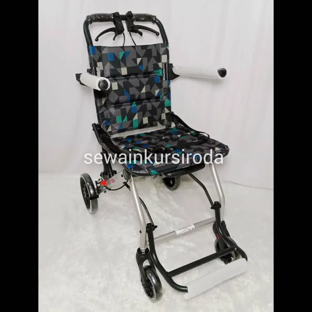 Kursi roda ONE HEALTH Travel Cabin Koper