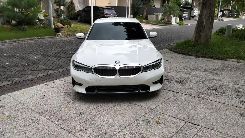 BMW 320i 2019 Bensin