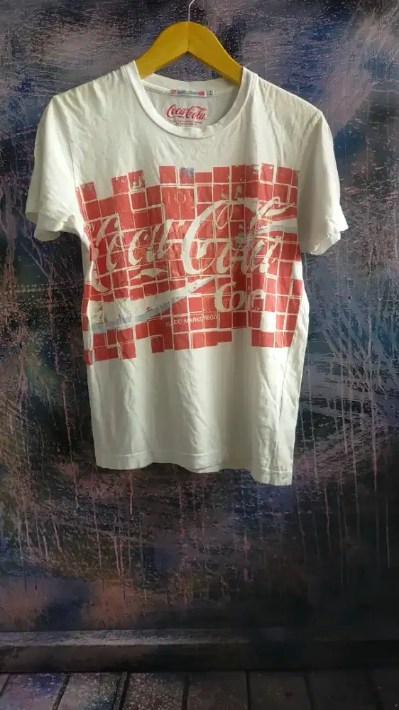 T-shirt kaos putih Coca cola