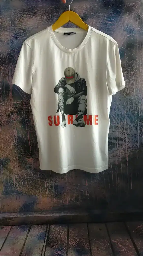 T-shirt kaos putih supreme