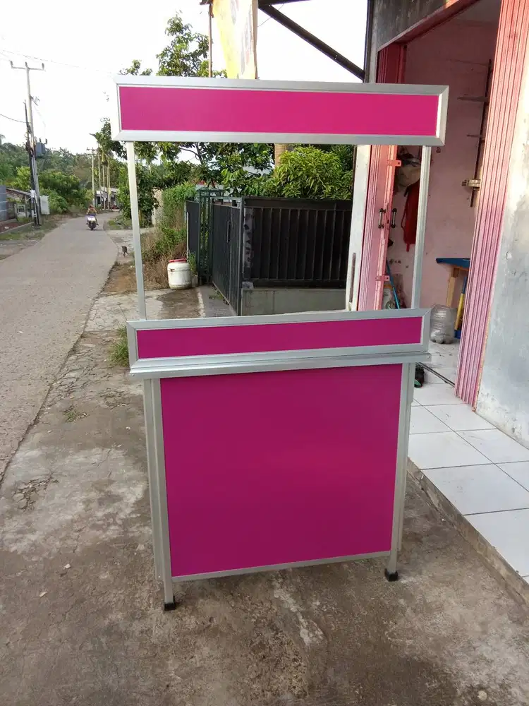 Booth Portable cocok untuk jualan di CFD atau pasar kaget