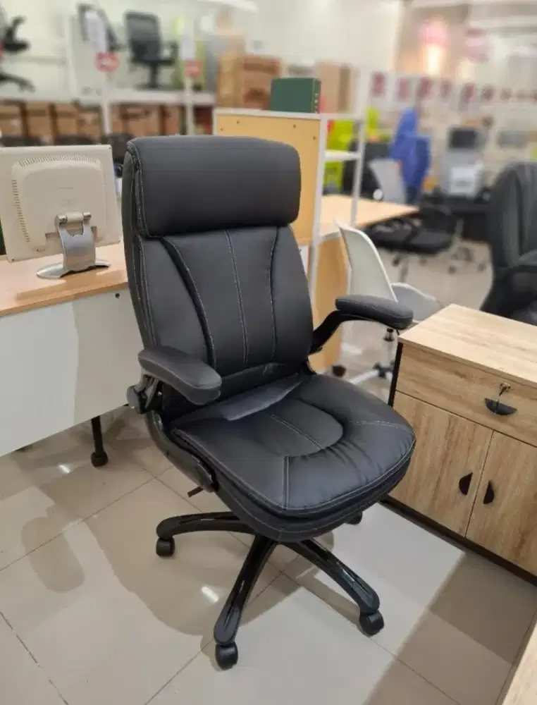 Kursi Kantor Manajer Cleo Selma