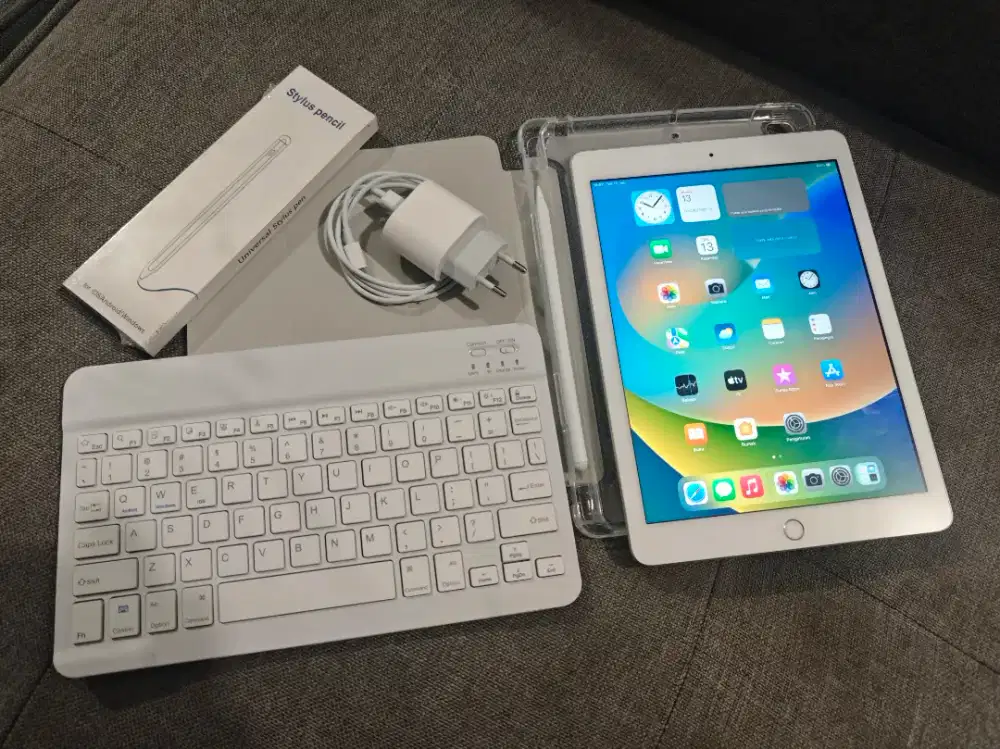 IPAD 5 32GB WIFI GOOD CONDITION