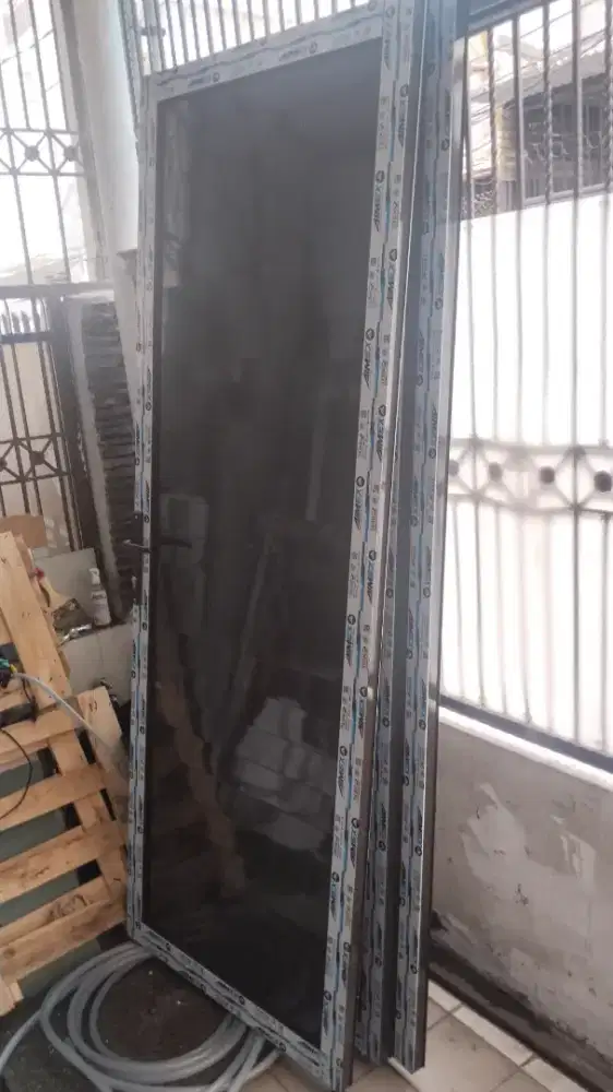 Di cari tukang aluminium atau semi