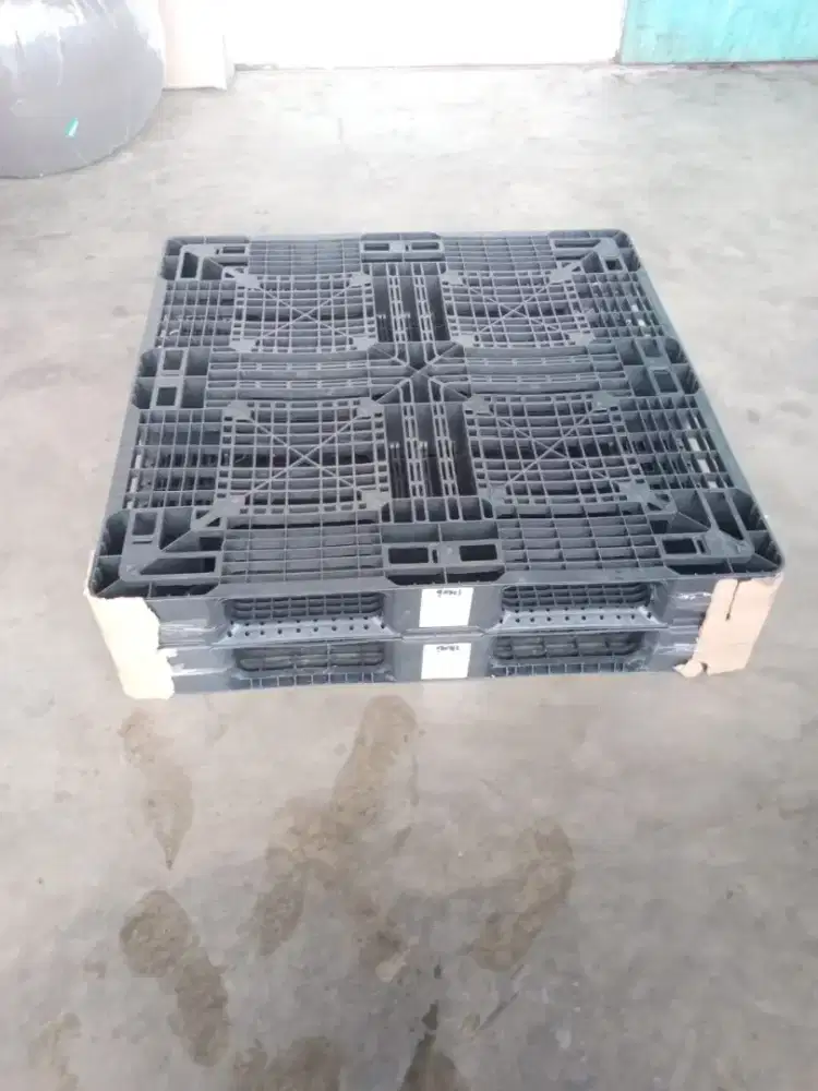 Pallet plastik second kualitas aman