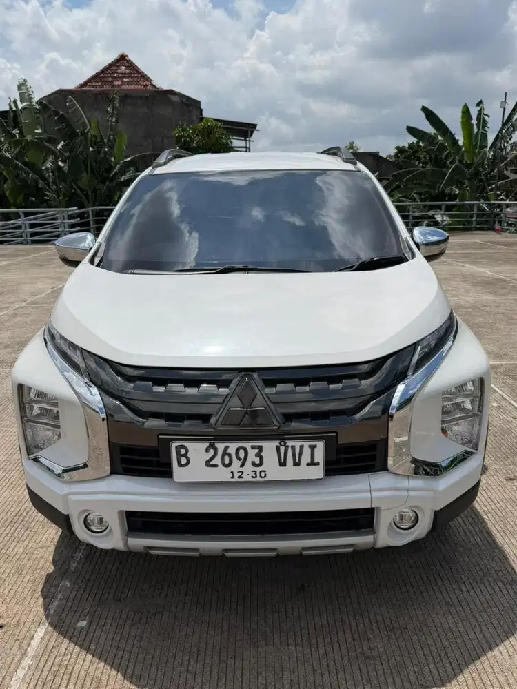 xpander cross at matic 2019 putih km low