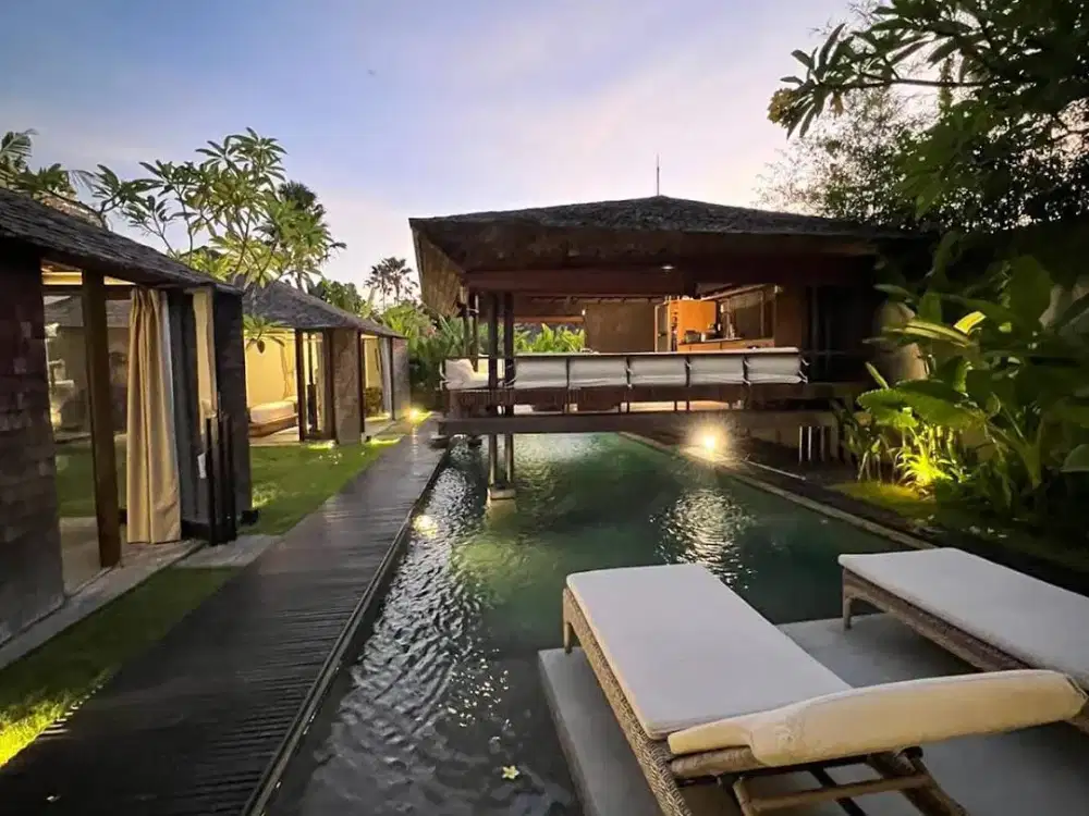 Jual  For Sale Tropical Villa 3 Bed  Full Furnished At Nelayan Beach Canggu Bali.