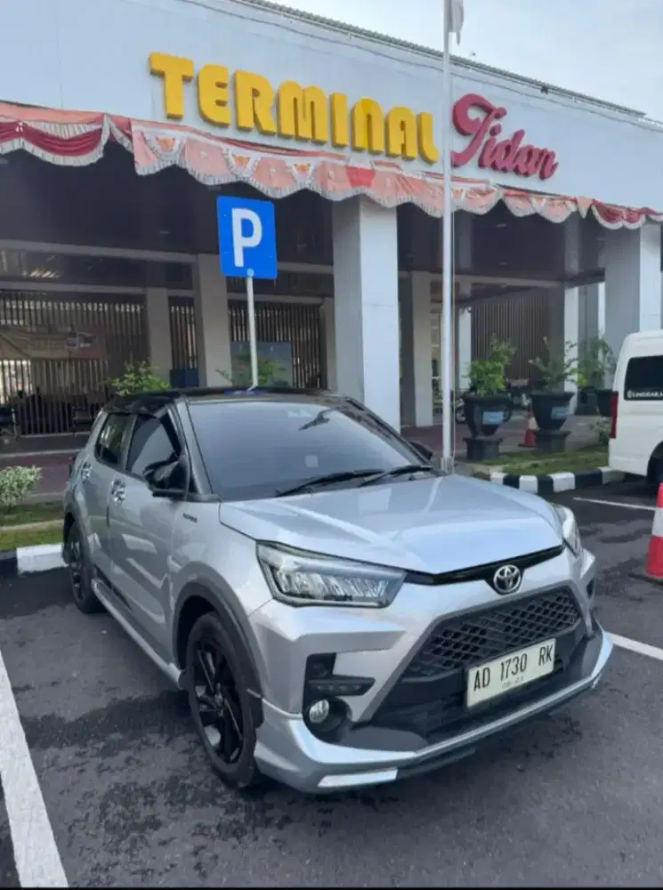 Dijual Toyota Raize GR TSS Two Tone 1.0 Turbo Hemat BBM istimewaaaaaaa