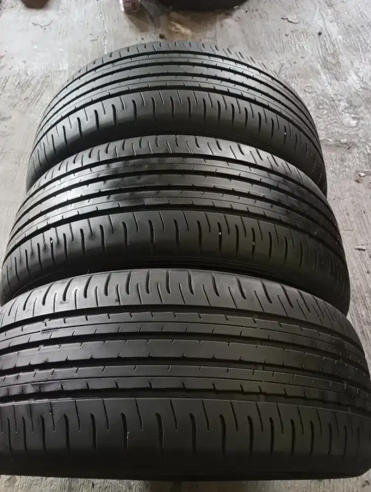 Dunlop sportmaxx 225 50 R18