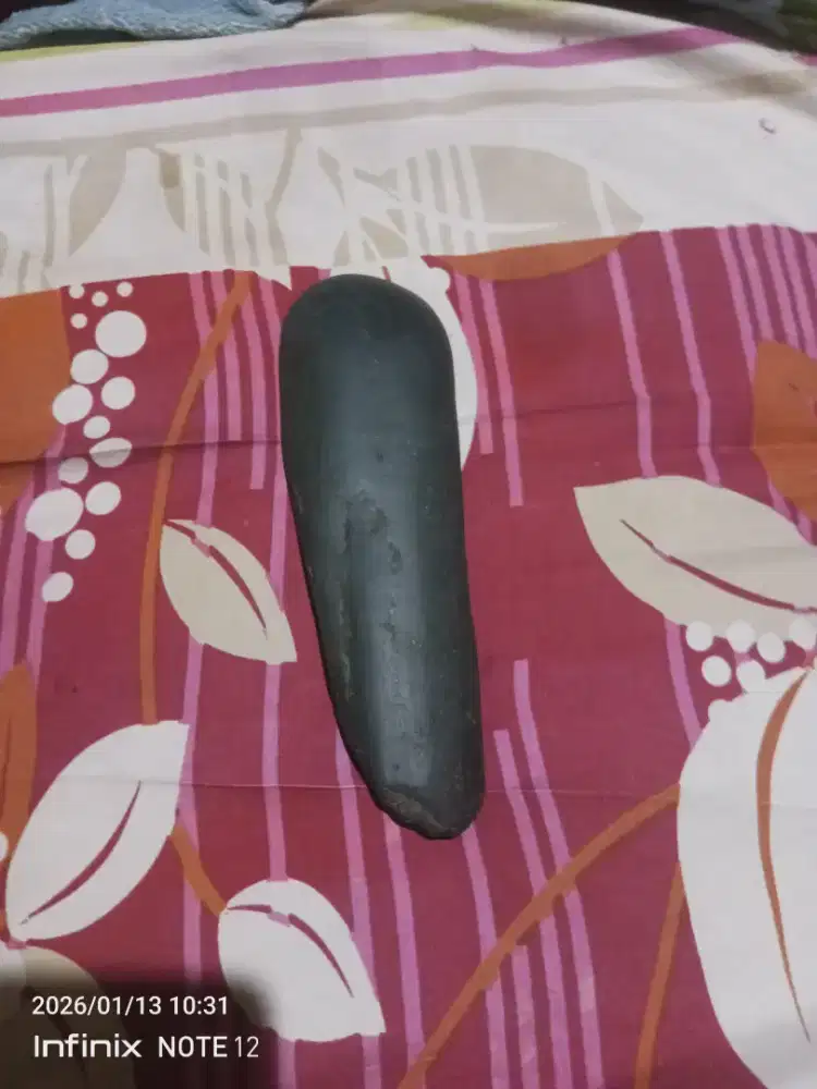 Batu petir dan piring buah