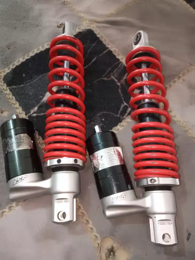shockbreaker belakang merk yss tabung bawah