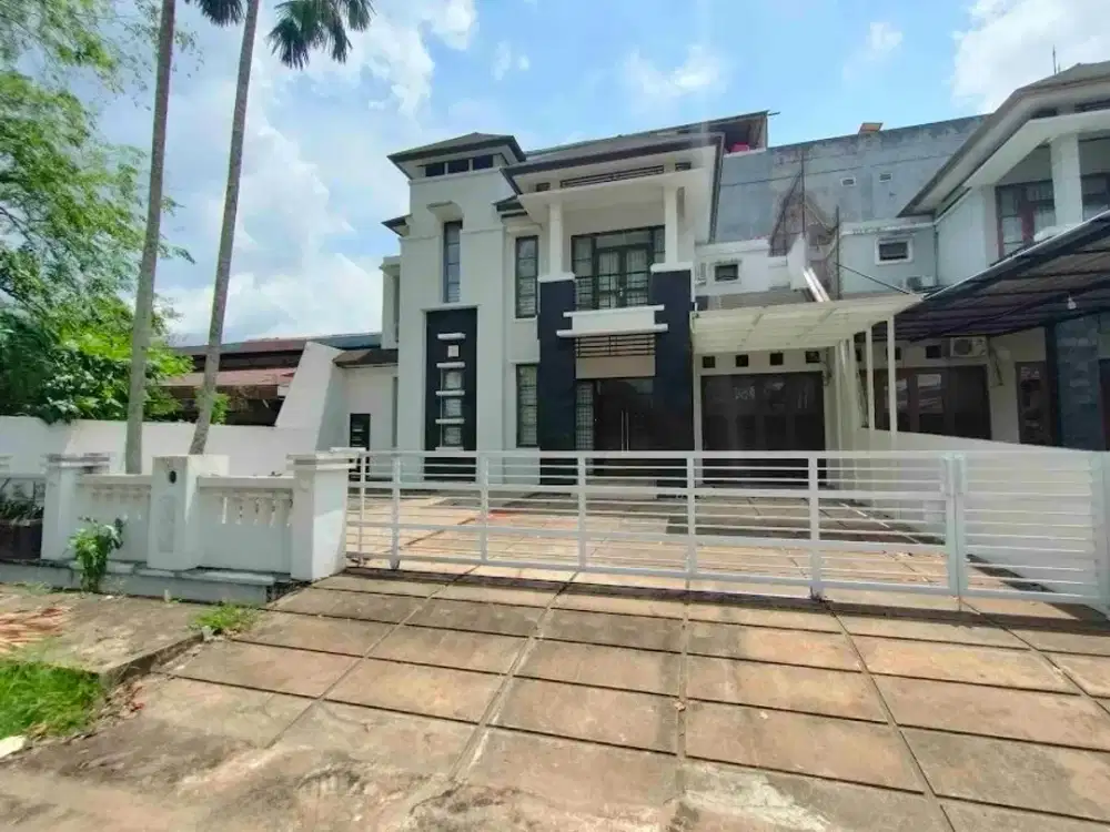 Rumah MEWAH Ayani 1 seberang Mega Mall Pontianak + PERABOT