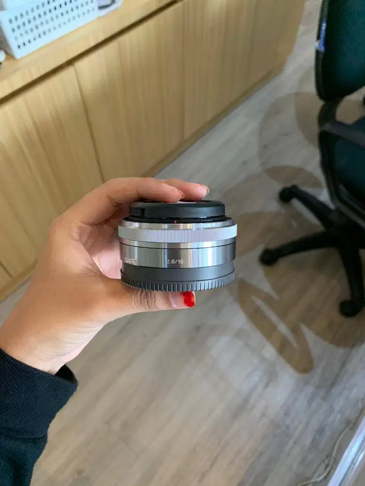 LENSA SONY E 16MM F2.8 SILVER