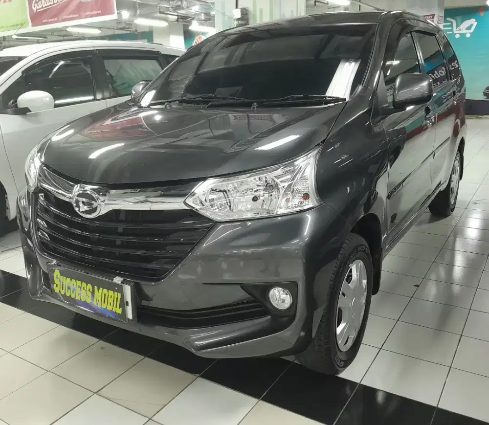 Daihatsu Xenia R Abu-abu 2018 Manual