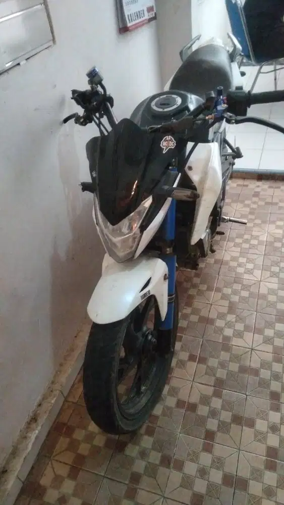 (SUKARAJA) HONDA CB TAHUN 2010