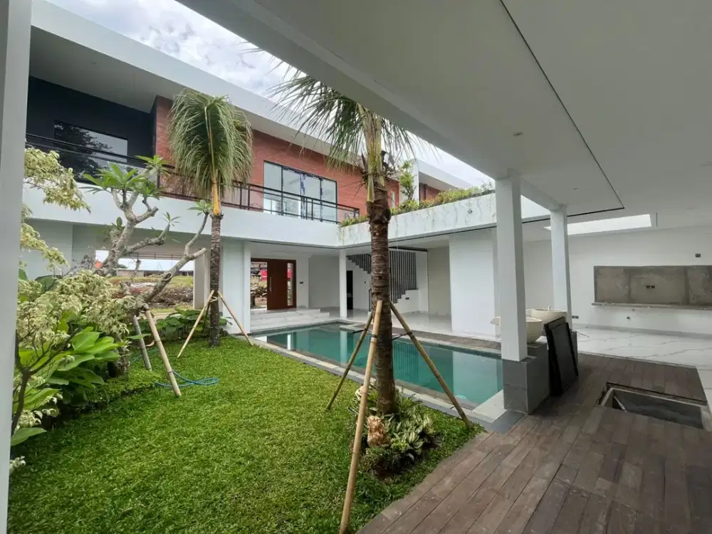 FOR SALE | VILLA MODERN MINIMALIST – INDUSTRIAL TROPICAL Villa eksklusif dengan desain modern minimalis berpadu sentuhan industrial tropis