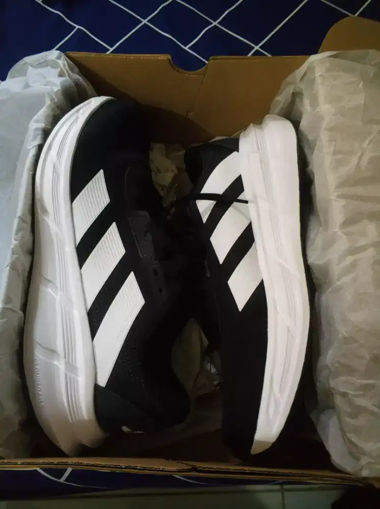 ADIDAS QUESTAR 3 HITAM PUTIH ORIGINAL