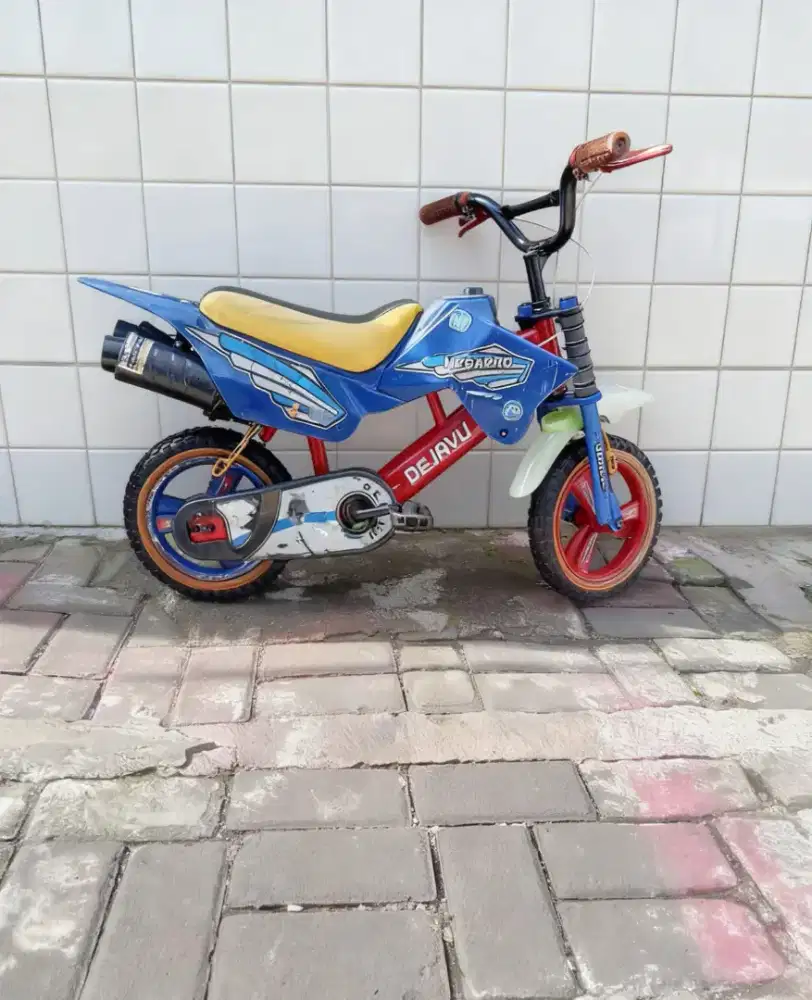 Sepeda anak kecil traill uk12