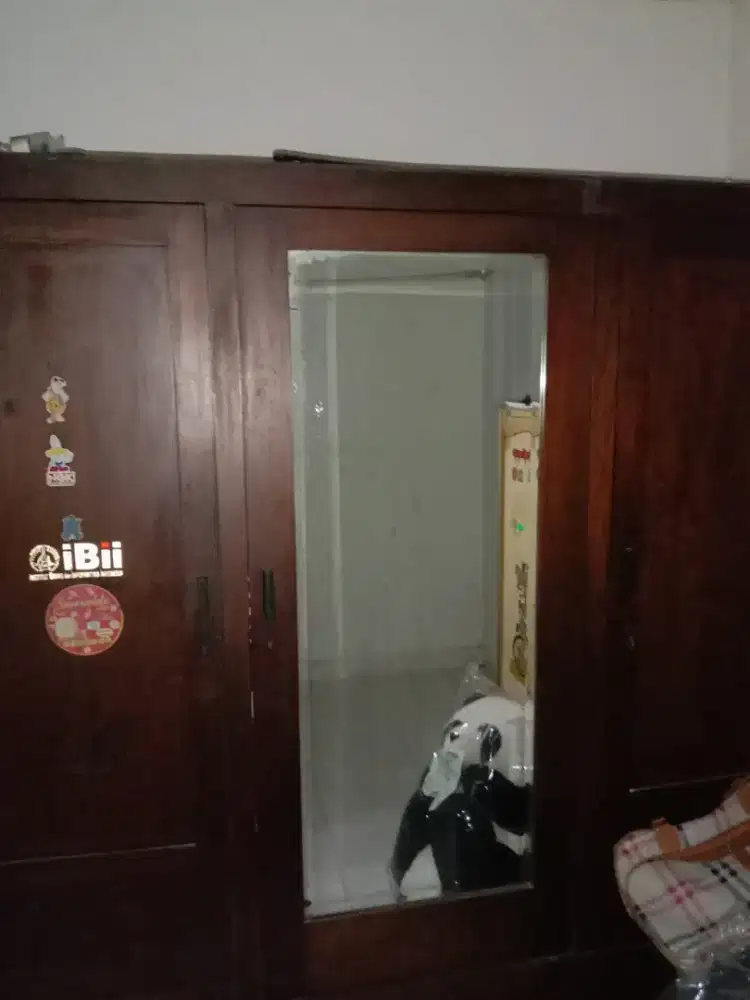 Jual Cepat Lemari Jati dan Meja Rias