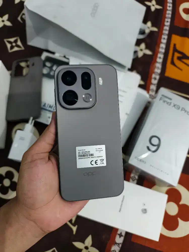 Oppo Find X9 Pro Ram 16GB - 512Gb Fullset Mulus