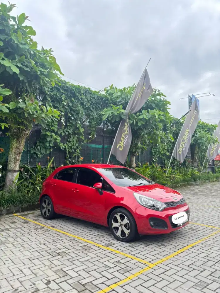 Kia New rio SE 1.4 MT Istimewa 2012 pemakaian 2013