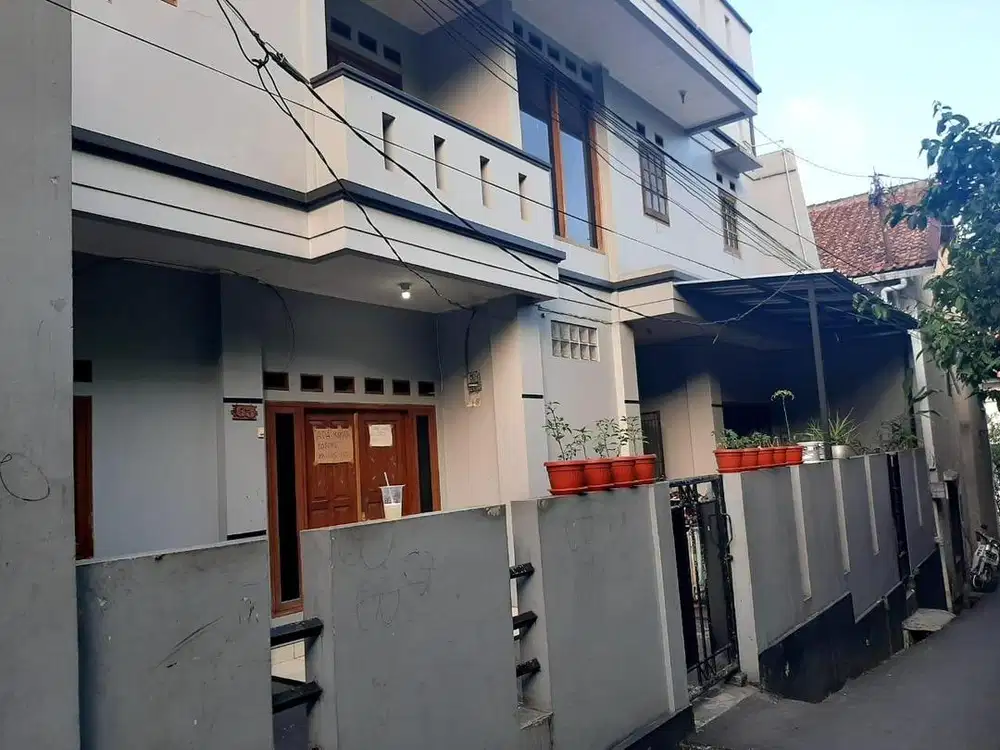 Dijual kos kosan daerah cikutra 3 lantai (lantai atas rooftop)