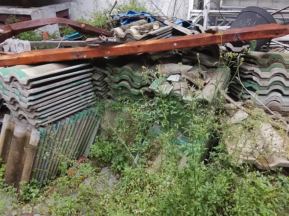 Lowogan Turunin Atap Genteng