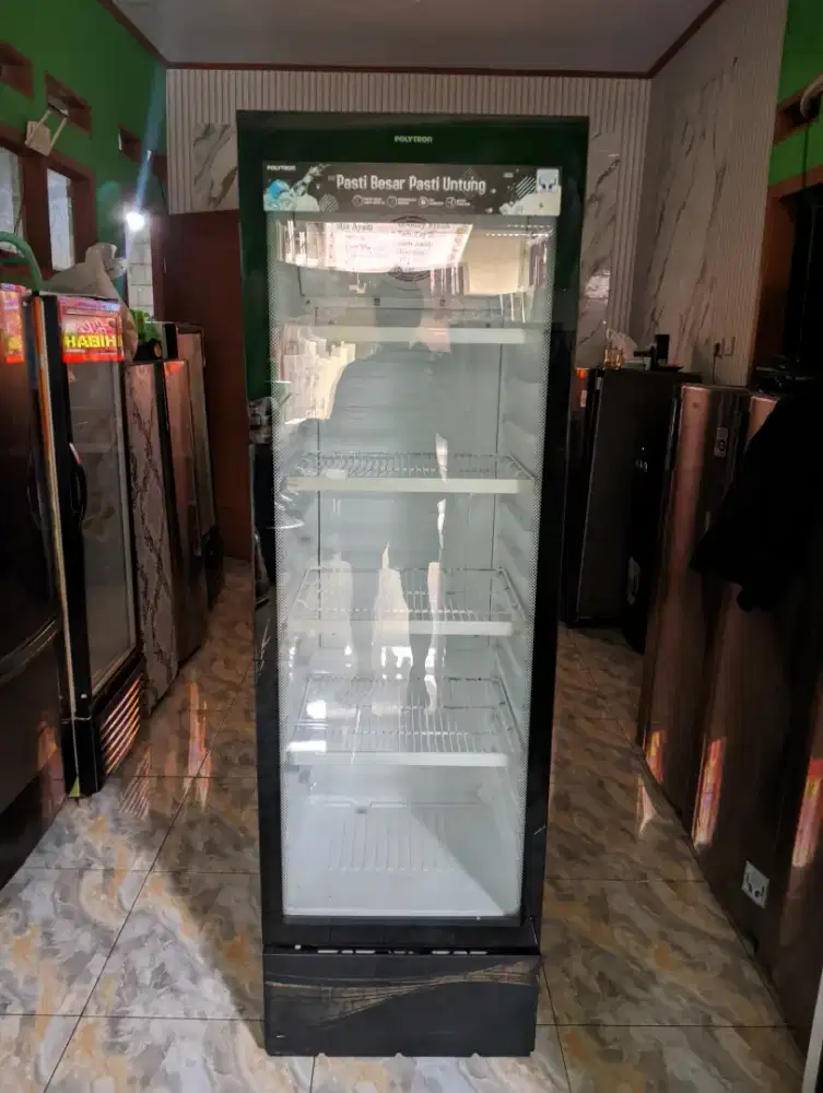 dijual showcase