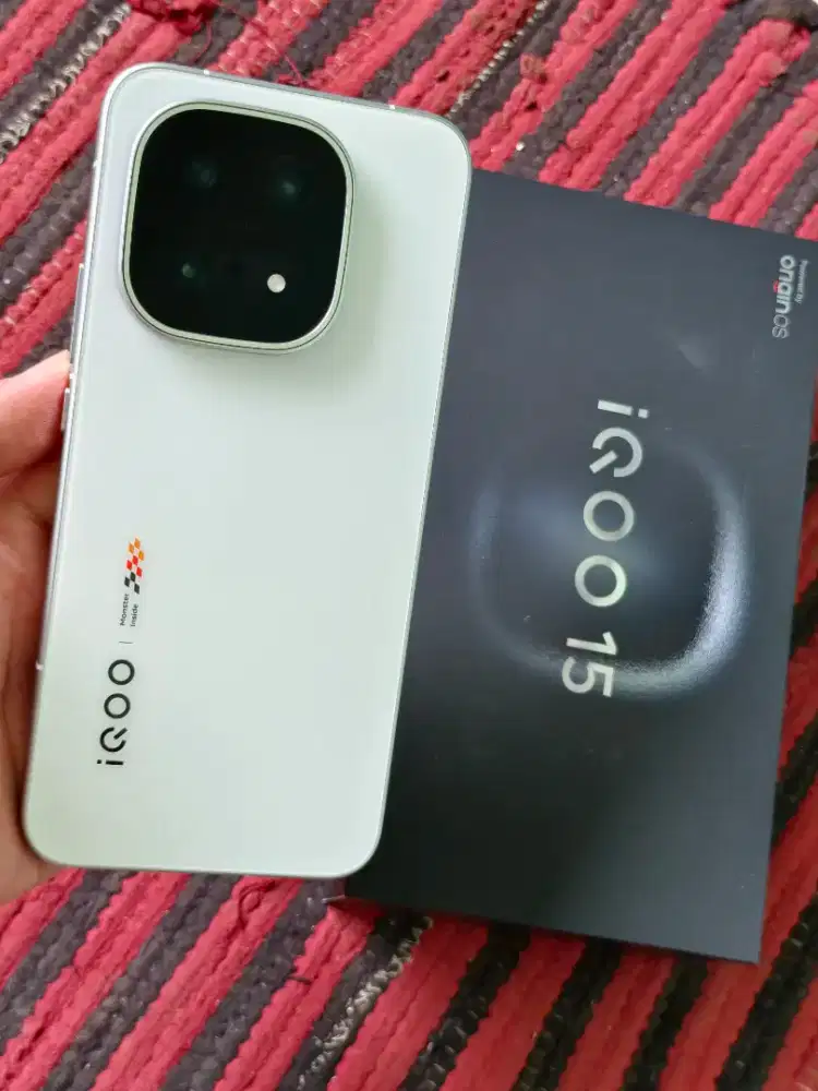 IQOO 15 Legend White Putih Ram 16 GB Internal 1 TB (Tera)