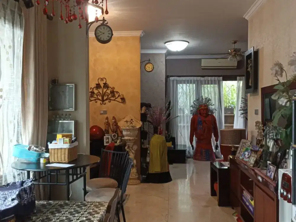 Rumah Hook Nyaman Terawat di Pasar Minggu Jakarta Selatan
