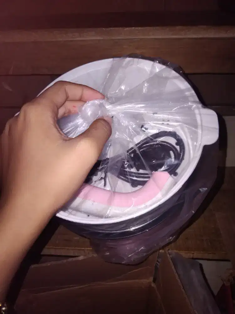 Panci listrik serbaguna