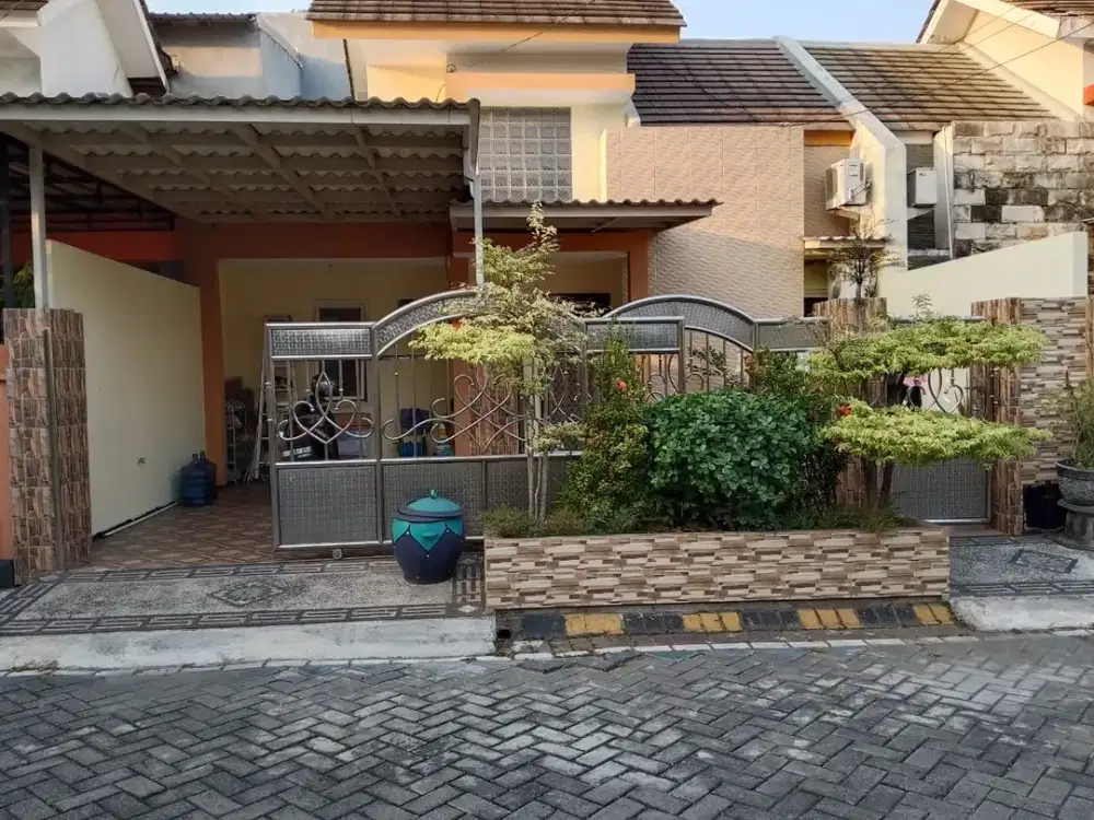 Rumah Strategis dengan Akses Mudah di Perum Graha Juanda