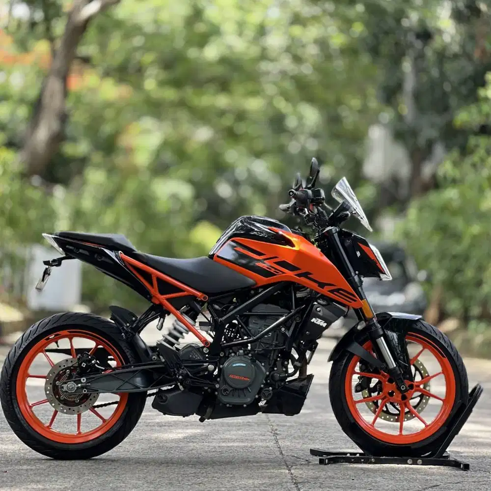 KTM DUKE 200 ABS 2023 ORANGE KM 5K PAJAK PANJANG RASA BARU
