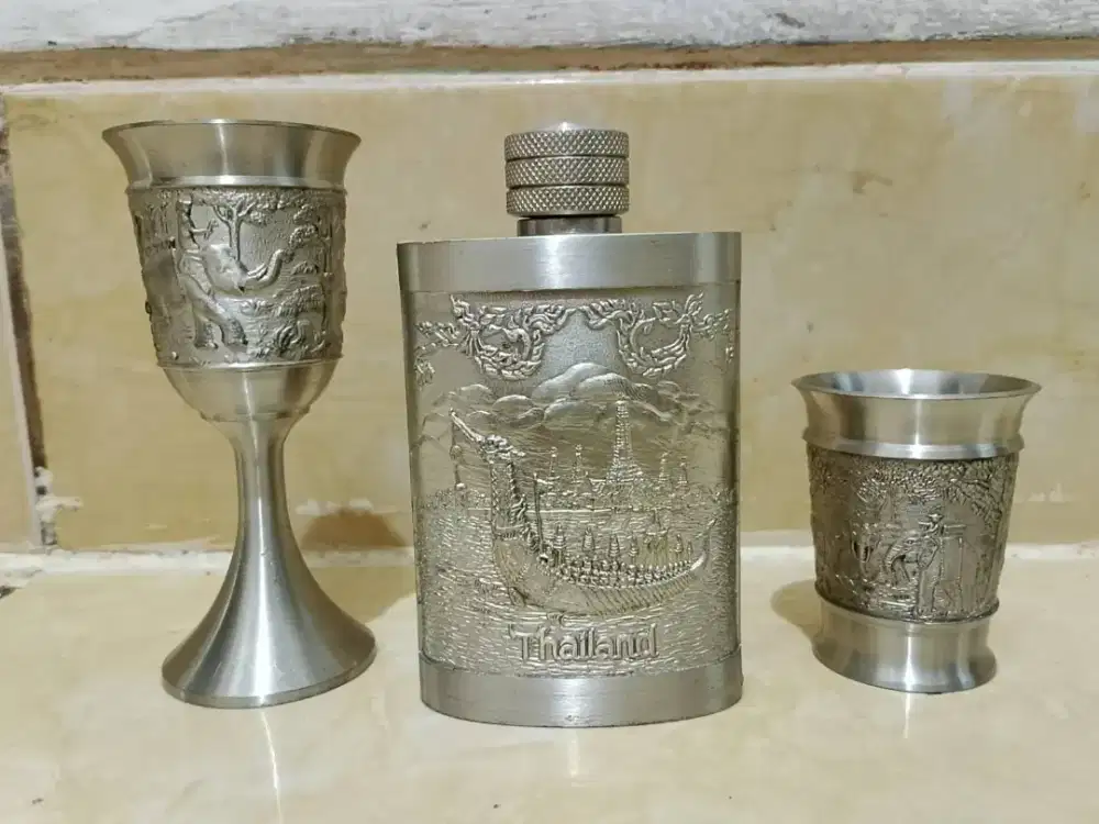 Set Botol Flask & Gelas Pewter Thailand (Koleksi Mewah Motif Gajah)