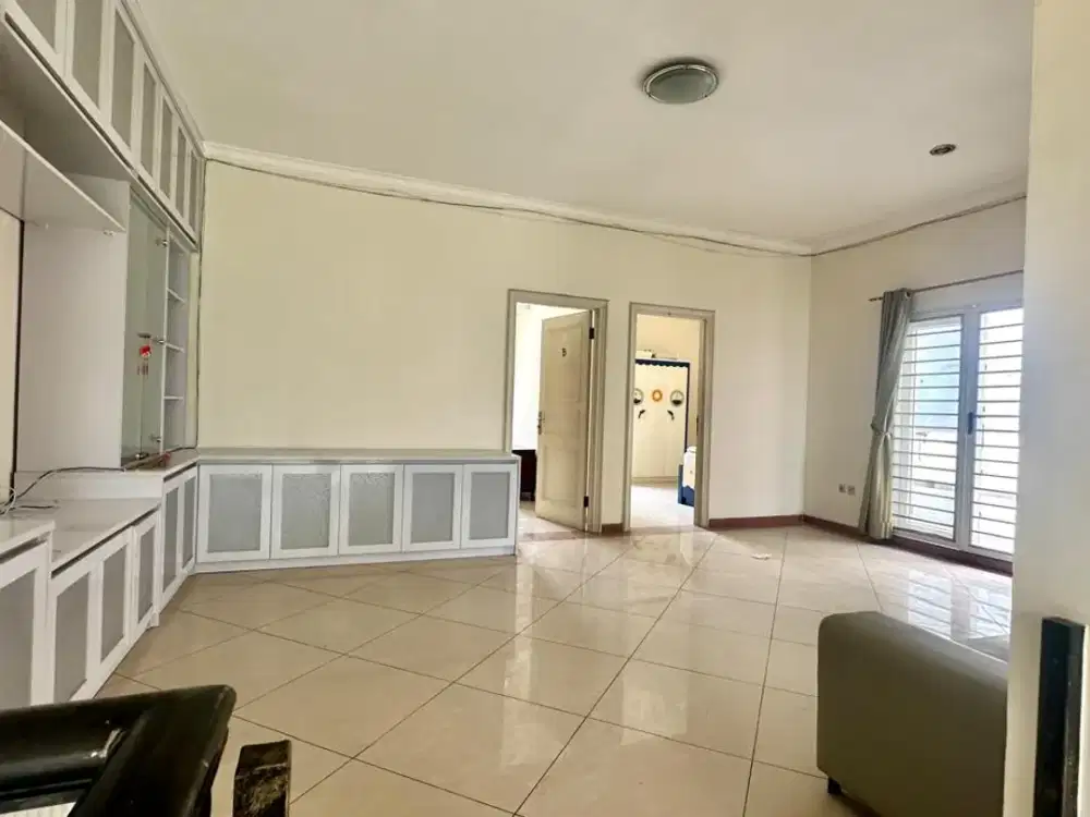 Rumah PIK 1 Damar uk 12x25 Semi Furnished Hrg 15M negoo