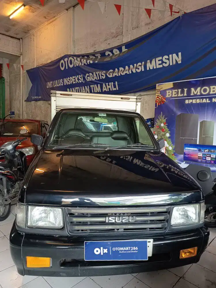 ISUZU PHANTER BOX 2010 HITAM 2.5 MT MURAH OTOMART 286 SURABAYA