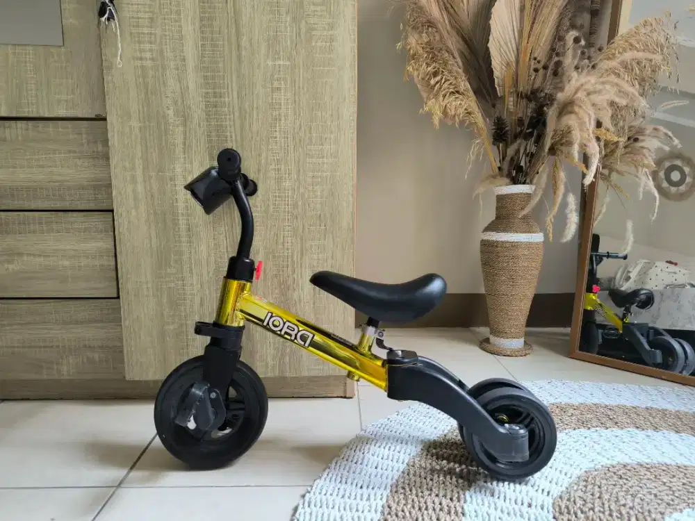 Sepeda anak roda tiga