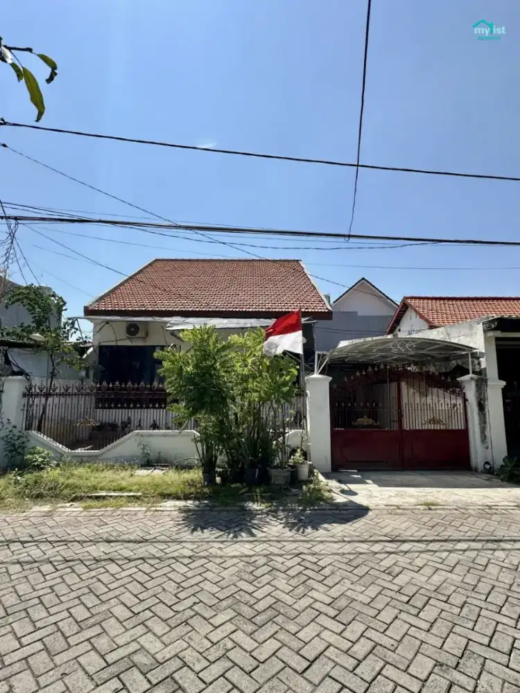 Rumah besar 3 kamar 5 MENIT ke UPN rungkut luas 200 meter ada AC