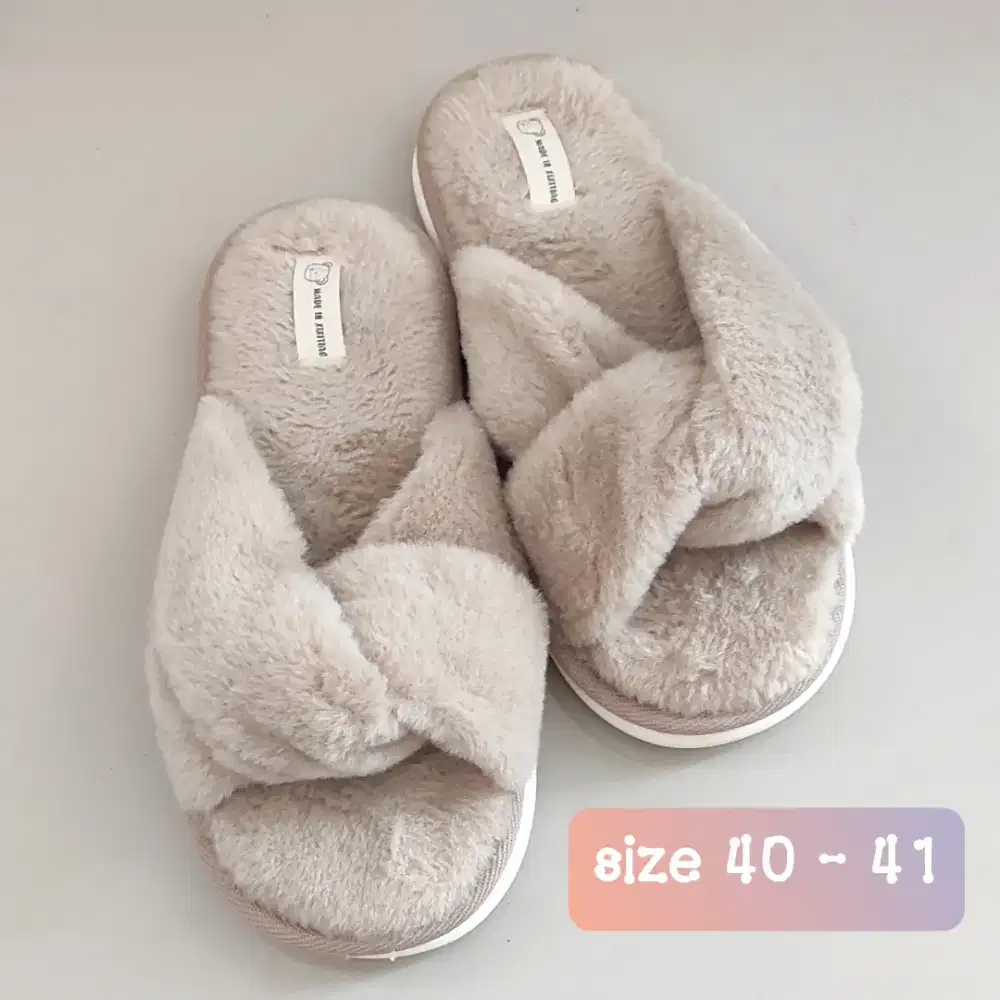 Sandal rumah bulu halus lembut size 40-41, preloved, like new