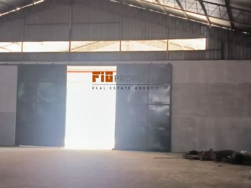 DI SEWAKAN GUDANG SIAP PAKAI