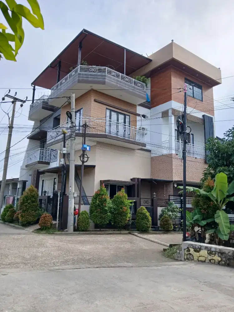 DIJUAL RUMAH MEWAH 3 LANTAI BANGUNAN BARU 2023 FULL BATA MERAH