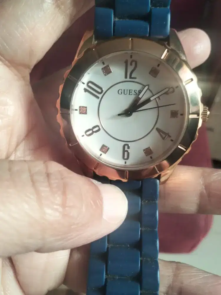 DI JUAL JAM TANGAN WANITA BRAND GUESS NO MINUS MULUS ORI NO BOX