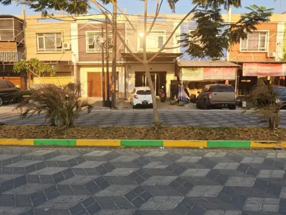 Ruko 2 Lantai Bagus Furnished HGB di Puri Gununganyar Regency