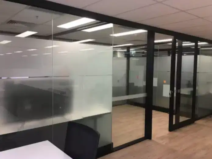 Stiker kaca film gedung sandblast one way Cutting sticker Oracal rumah