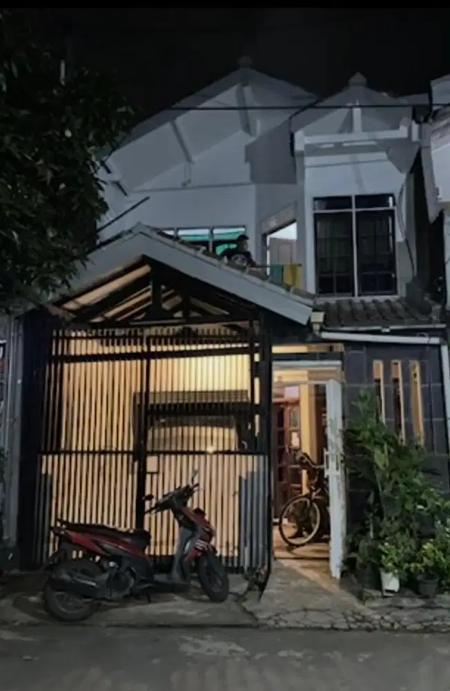 DIJUAL RUMAH 2Lantai SIAP HUNI - SHM