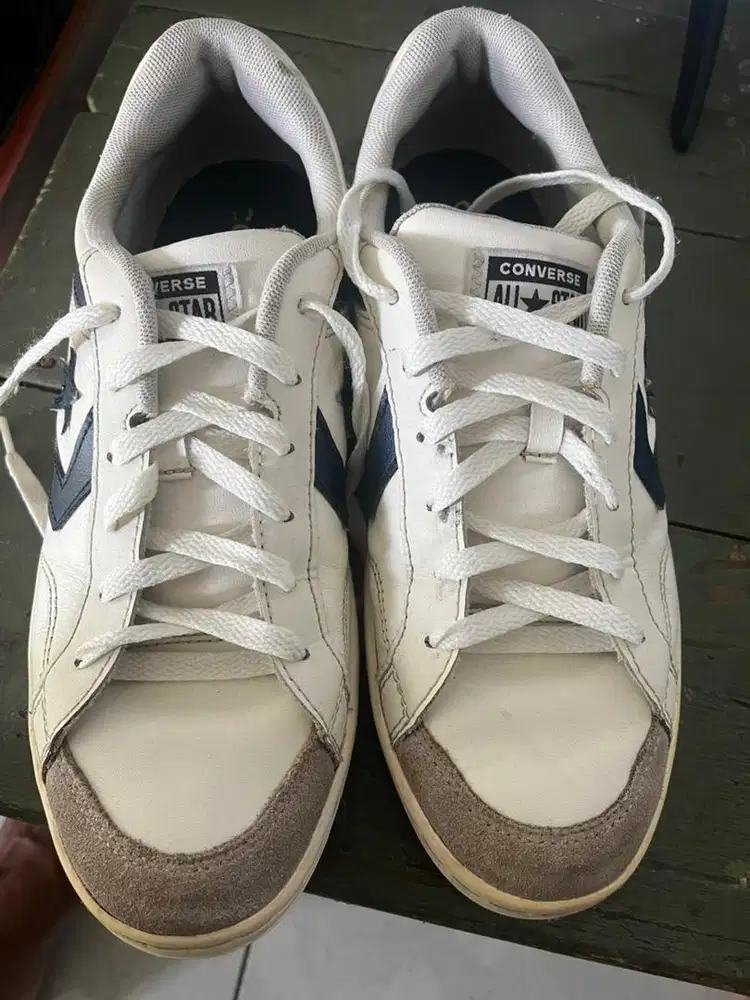 Sepatu converse size 41 ori