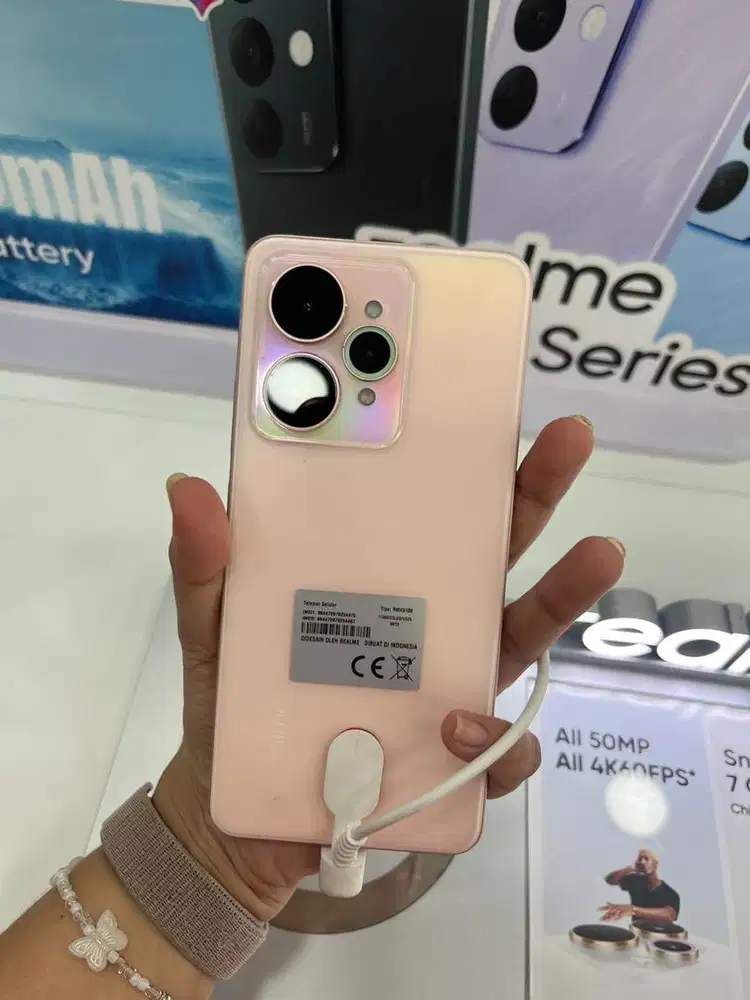 Kredit realme 15 series