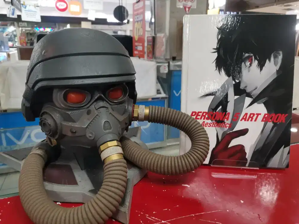 Kaset PS4 Persona 5 + Artbook The Aesthetics

Kaset mulus